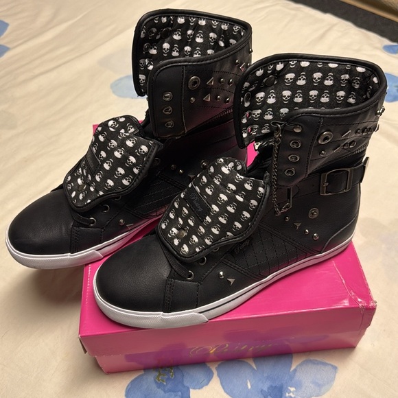 NIB Pastry Sugar Rush black dance sneakers w/ skulls ☠️ & studs sz 10 women - Picture 11 of 17
